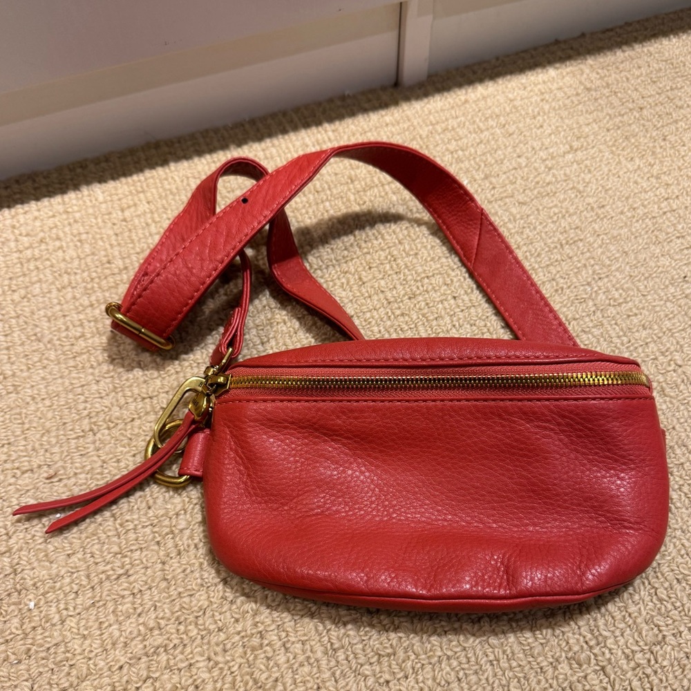 HOBO super soft and cute belt/ crossbody bag